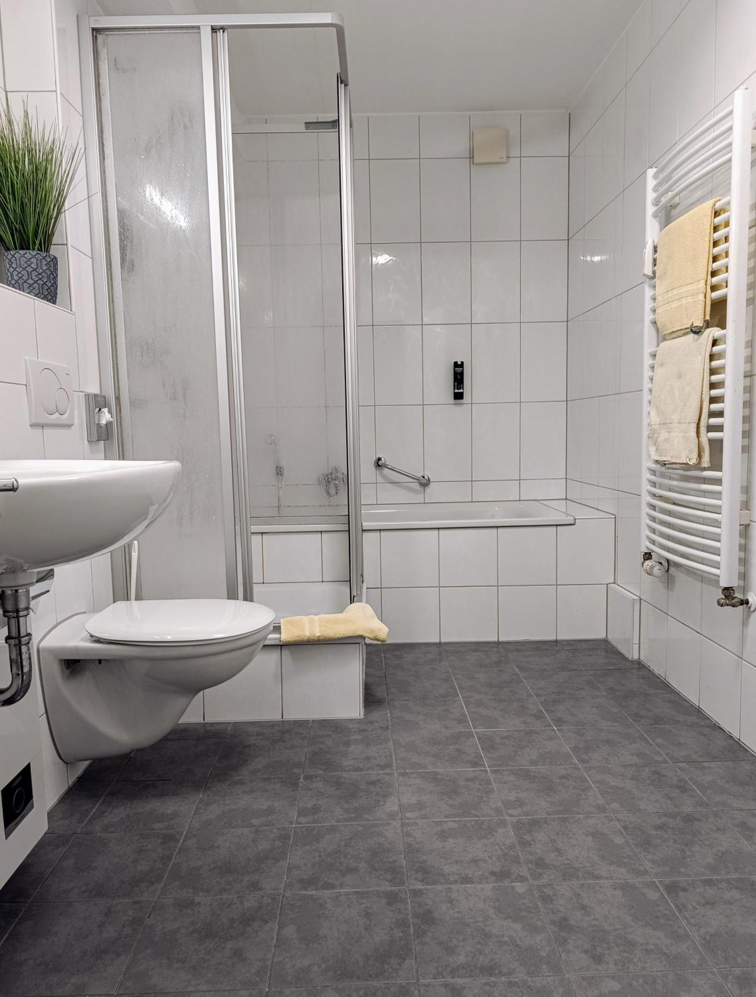 Waldhotel Unterbach Dusseldorf Ngoại thất bức ảnh